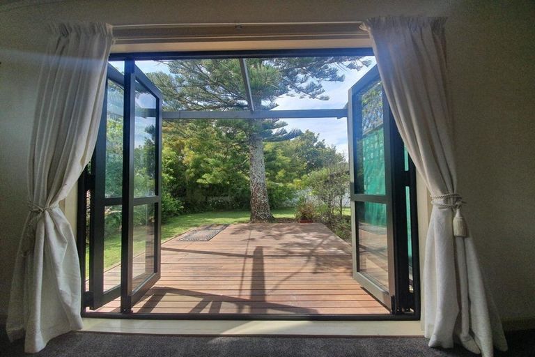 Photo of property in 99 Nile Road, Milford, Auckland, 0620