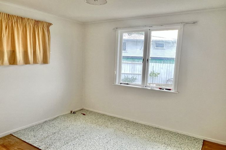 Photo of property in 26 Nile Road, Kelston, Auckland, 0602