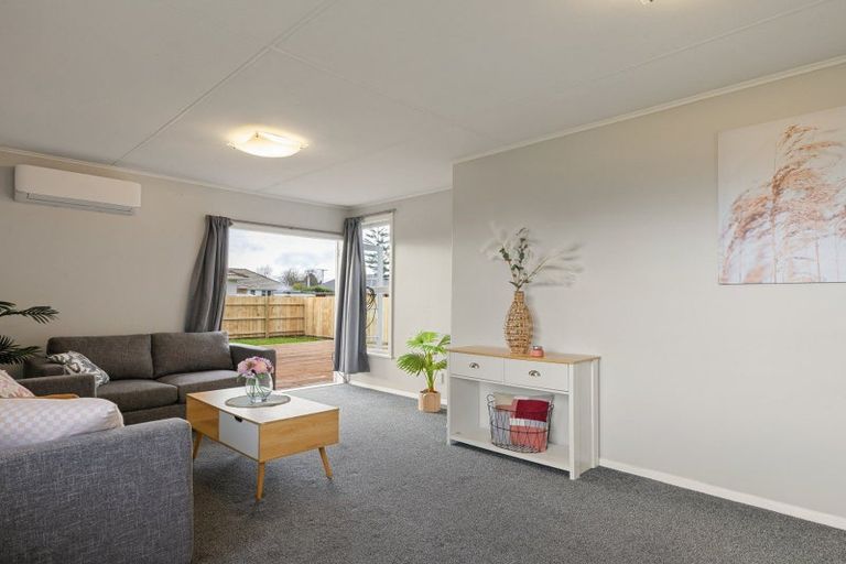Photo of property in 2 Yeats Crescent, Fairfield, Hamilton, 3214