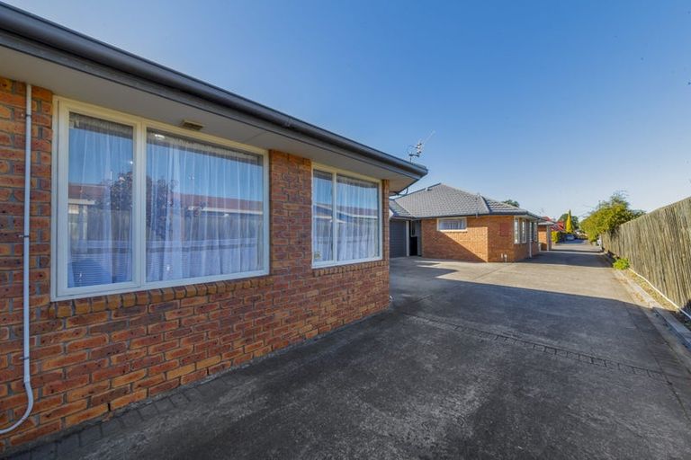 Photo of property in 17d Division Street, Riccarton, Christchurch, 8041