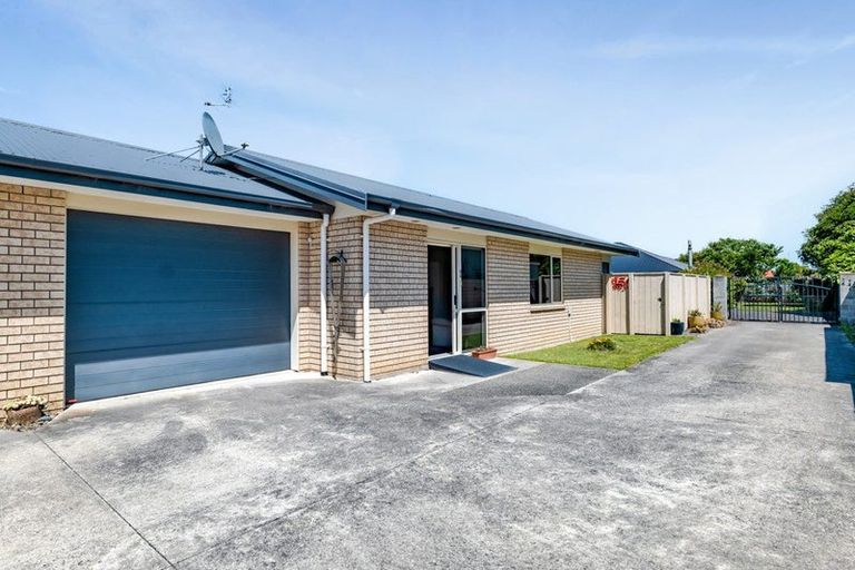 Photo of property in 9b Disraeli Street, Hawera, 4610