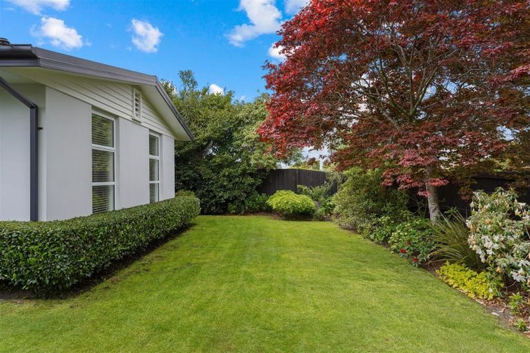 Photo of property in 22 Westburn Terrace, Burnside, Christchurch, 8041