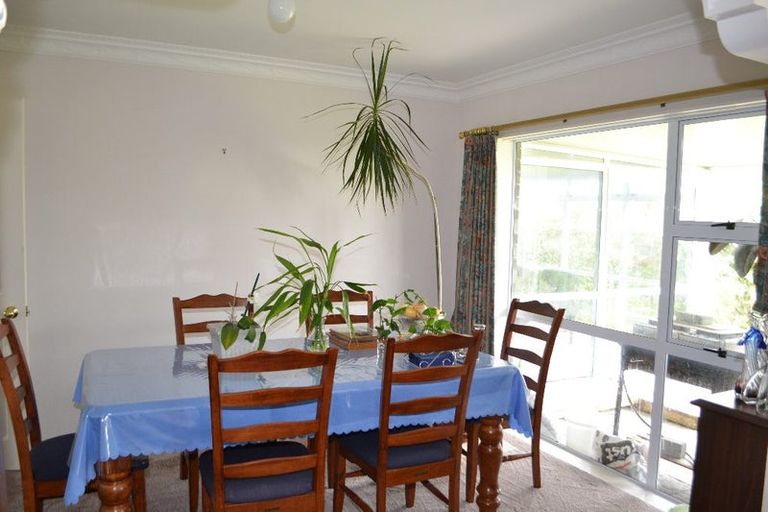 Photo of property in 33 Abby Road, Fitzherbert, Palmerston North, 4410