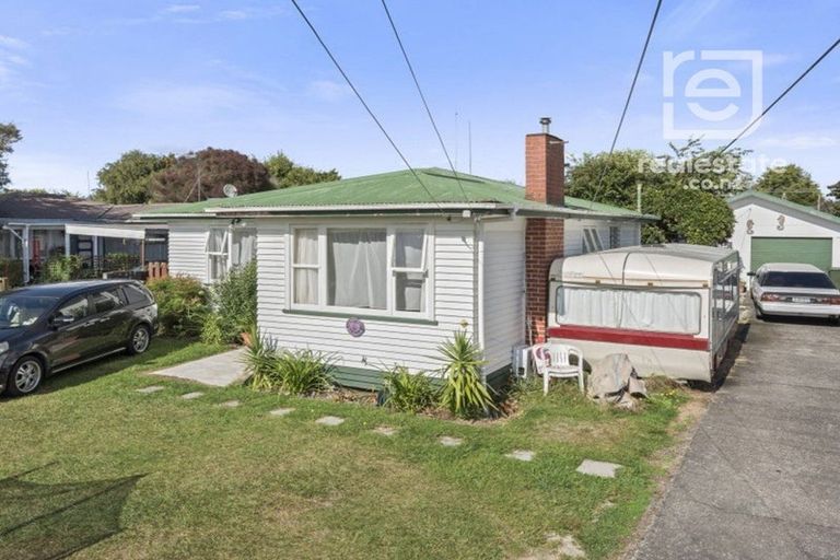 Photo of property in 15 Dalesford Street, Silverdale, Hamilton, 3216