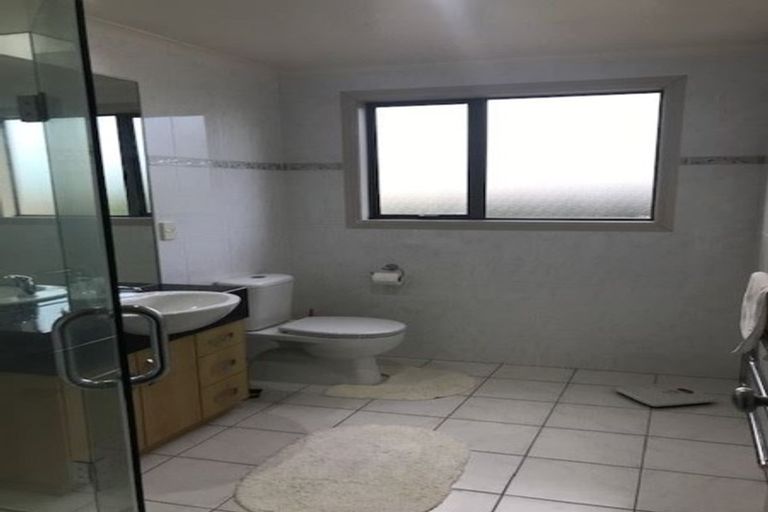 Photo of property in 19 Cambrian Crescent, Flat Bush, Auckland, 2016