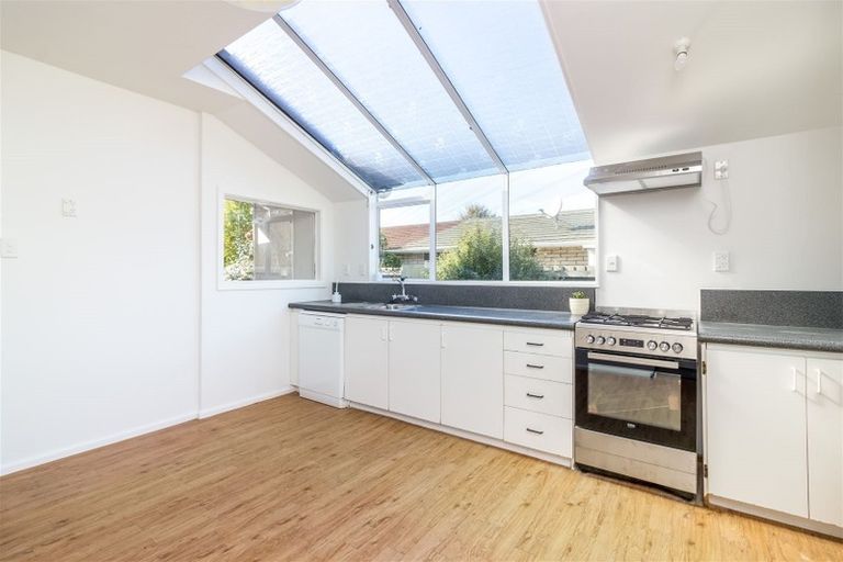 Photo of property in 316 Memorial Avenue, Burnside, Christchurch, 8053