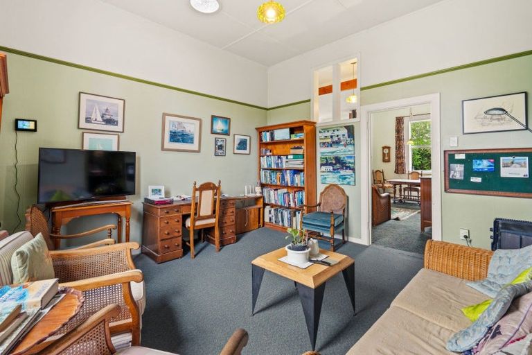 Photo of property in 21 Peel Street, Lawrence, 9532