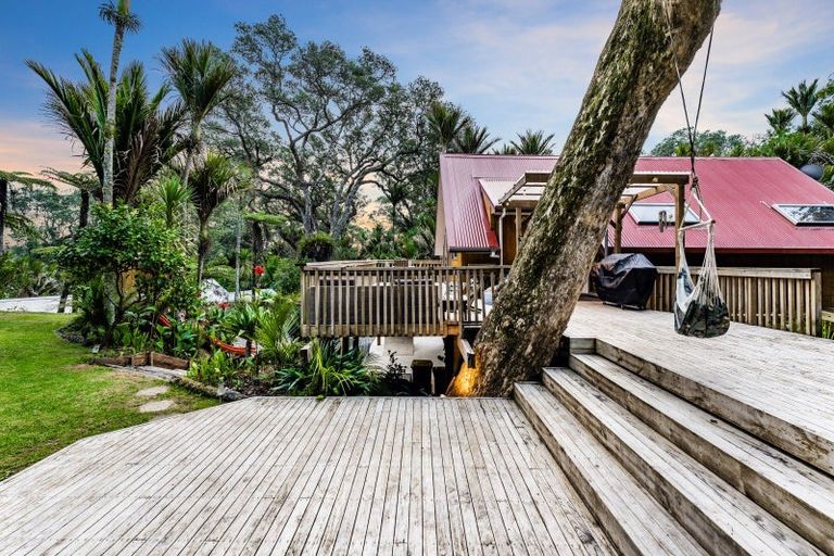 Photo of property in 96 Motutara Road, Muriwai, Waimauku, 0881