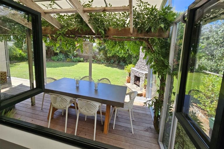 Photo of property in 103 Pacific Parade, Matarangi, Whitianga, 3592