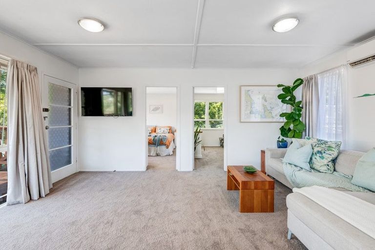 Photo of property in 1/50 Kaipatiki Road, Glenfield, Auckland, 0629