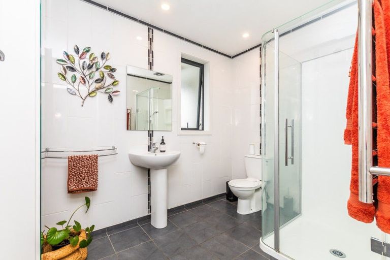 Photo of property in 9 Grange Street, Winton, 9720