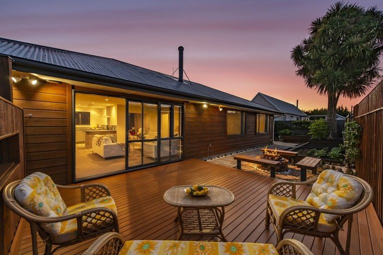 Photo of property in 27 Reserve Road, Waikuku Beach, 7473