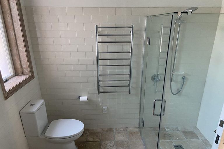 Photo of property in 2 Saint Leonards Road, Hauraki, Auckland, 0622