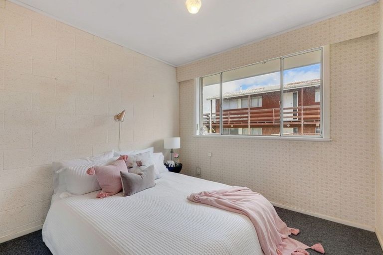 Photo of property in 3/12 Jillett Street, Titahi Bay, Porirua, 5022