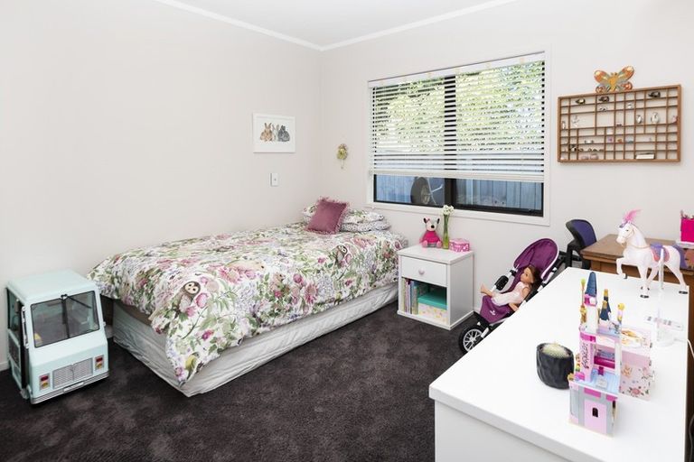 Photo of property in 2/12 Waller Avenue, Bucklands Beach, Auckland, 2012