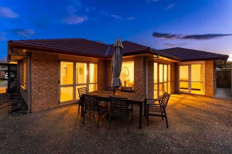 Photo of property in 8 Leanne Way, Waikanae Beach, Waikanae, 5036