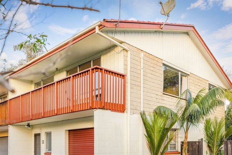 Photo of property in 5/24 Woodglen Road, Glen Eden, Auckland, 0602