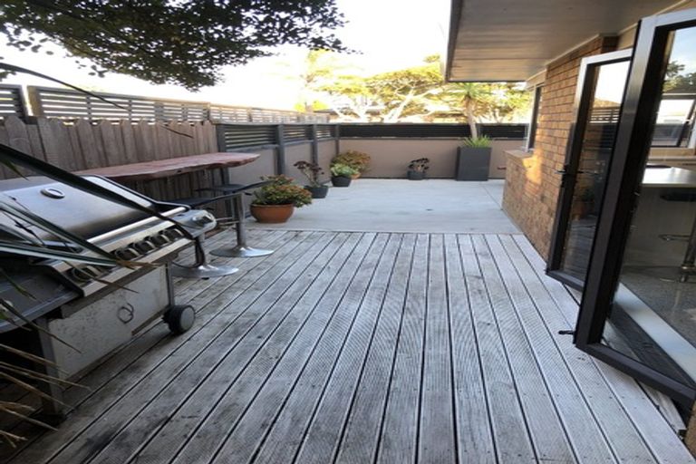 Photo of property in 52 Sunrise Avenue, Mount Maunganui, 3116