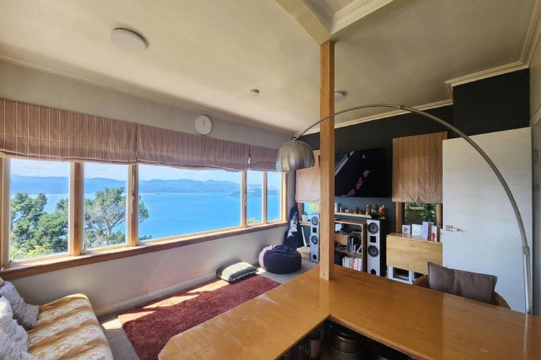 Photo of property in 104 Nicholson Road, Khandallah, Wellington, 6035