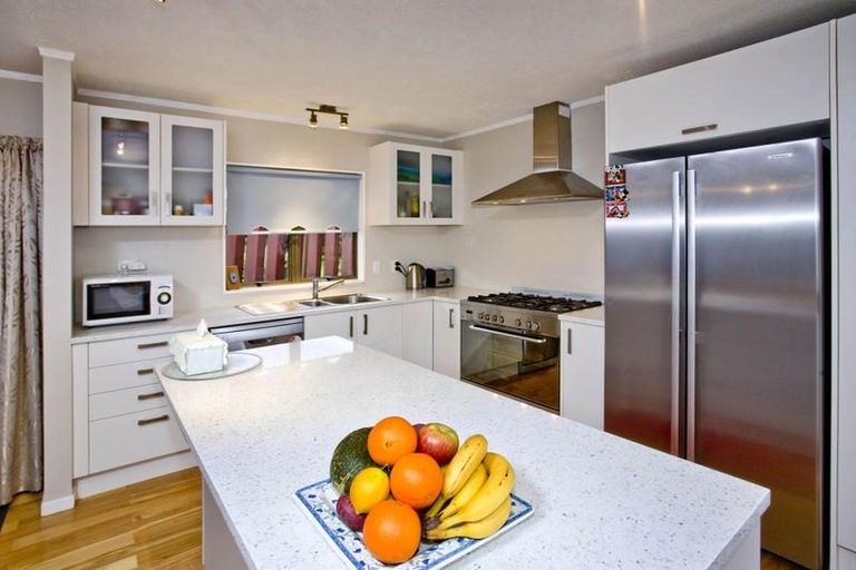 Photo of property in 23 Kennedy Avenue, Forrest Hill, Auckland, 0620