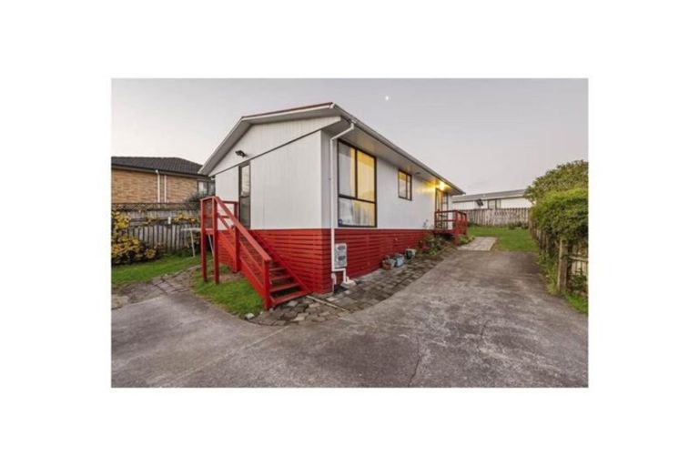 Photo of property in 2/27 Nearco Street, Randwick Park, Auckland, 2105