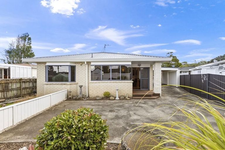 Photo of property in 34 Pine Road, Orewa, 0931
