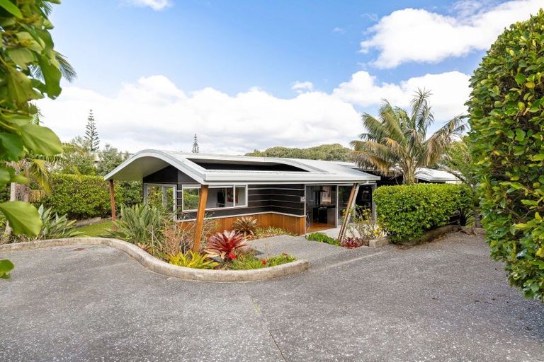Photo of property in 107 Russell Bruce Place, Onemana, Whangamata, 3691