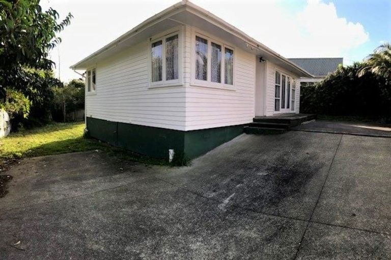 Photo of property in 68a Flanshaw Road, Te Atatu South, Auckland, 0610