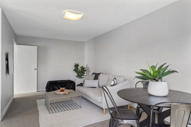 Photo of property in 2/80 Osborne Street, Waltham, Christchurch, 8011