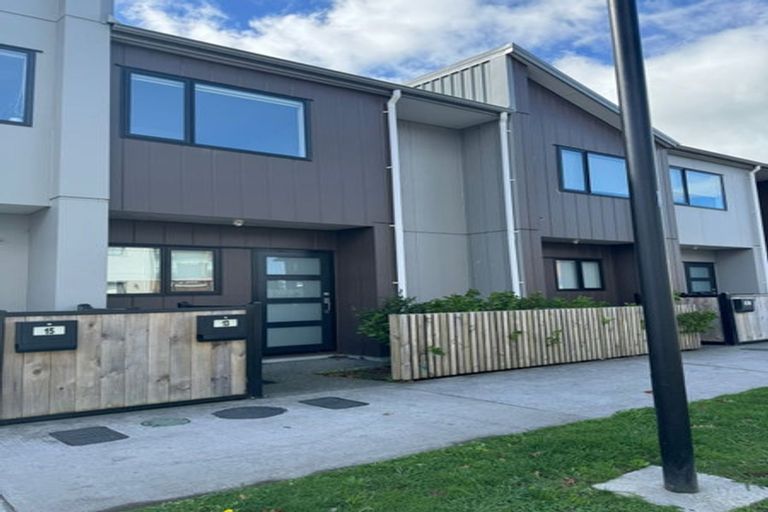 Photo of property in 13 Eileen Newey Place, Henderson, Auckland, 0612