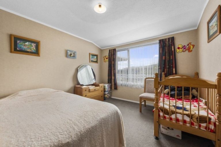 Photo of property in 40 Seymour Grove, Kingsley Heights, Upper Hutt, 5018