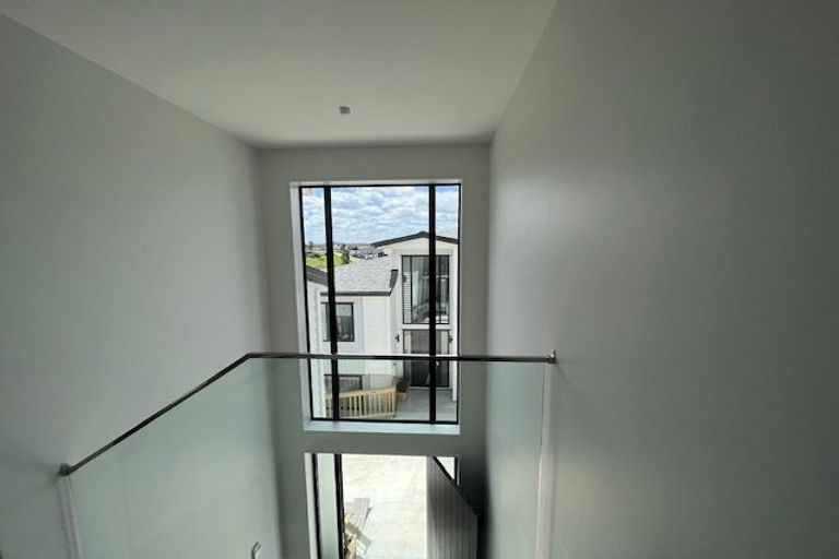 Photo of property in 38b Mcwhirters Farm Lane, Massey, Auckland, 0614