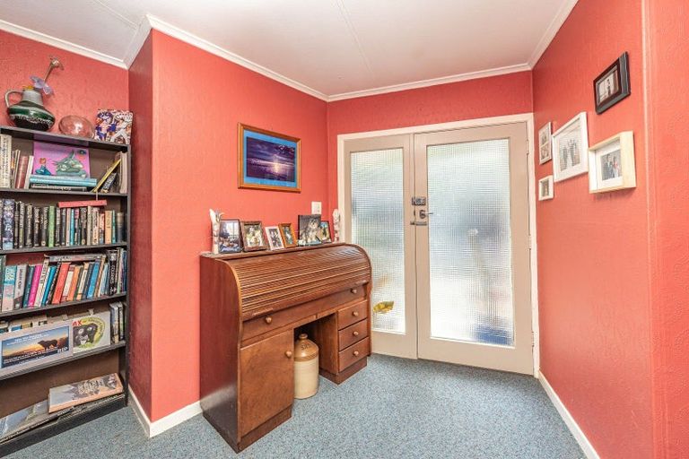 Photo of property in 2 Hillside Terrace, Saint Johns Hill, Whanganui, 4500