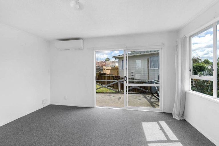 Photo of property in 49 Hyperion Drive, Randwick Park, Auckland, 2105