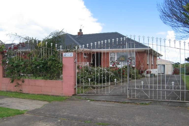 Photo of property in 82 Station Road, Papatoetoe, Auckland, 2025