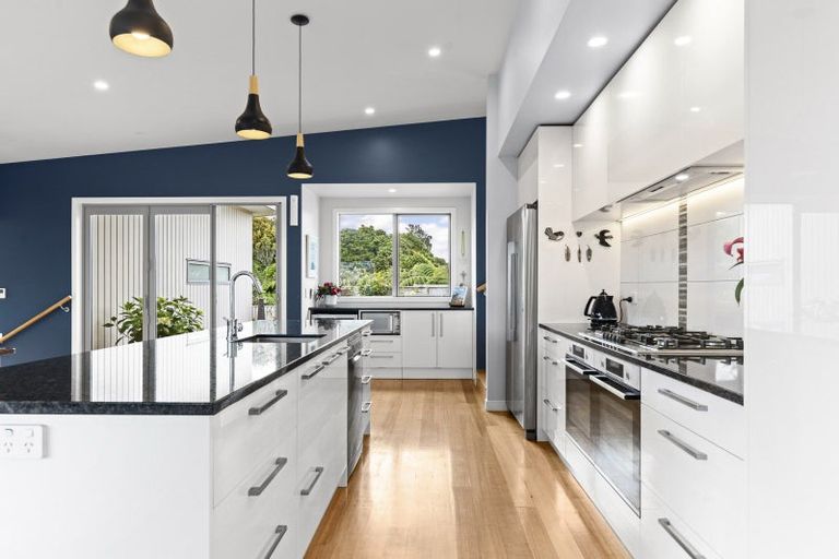 Photo of property in 2 Fern Lane, Whalers Gate, New Plymouth, 4310