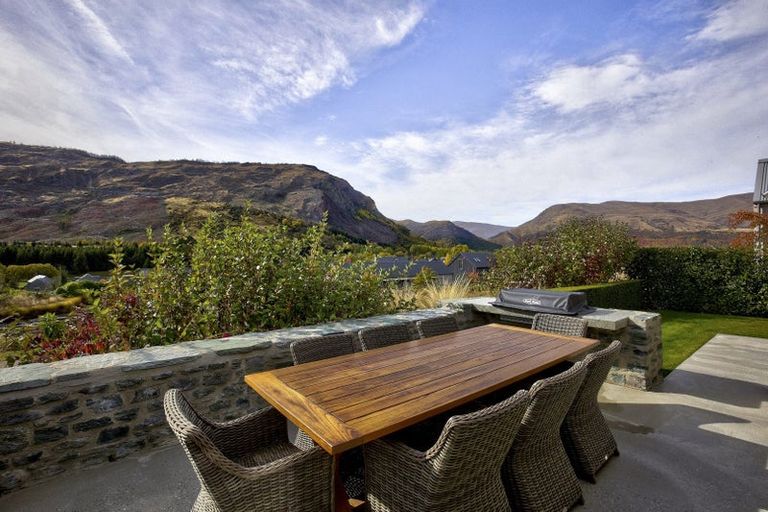 Photo of property in 4 Owen Marshall Lane, Arrowtown, 9371