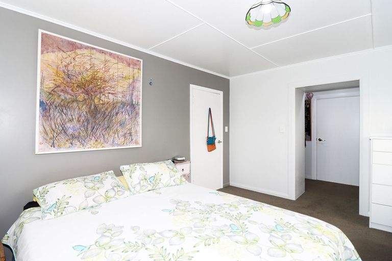 Photo of property in 6 Victoria Street, Carterton, 5713