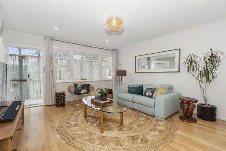 Photo of property in 2/3 Puutikitiki Street, Hamilton East, Hamilton, 3216