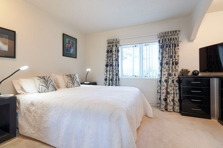 Photo of property in 235 Marine Parade, Napier South, Napier, 4110