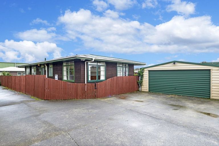 Photo of property in 2/16 View Road, Papakura, 2110