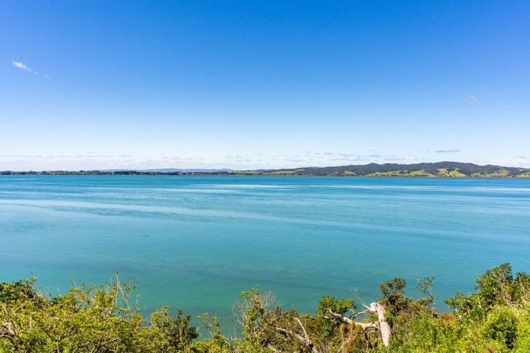 Photo of property in 170 Manganese Point Road, Tamaterau, Whangarei, 0174