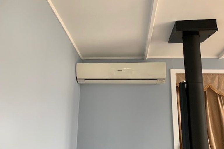 Photo of property in 16 Acacia Road, Torbay, Auckland, 0632