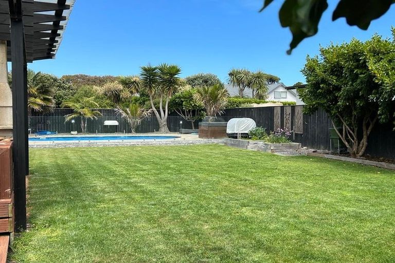 Photo of property in 28a Paetawa Road, Peka Peka, Waikanae, 5391