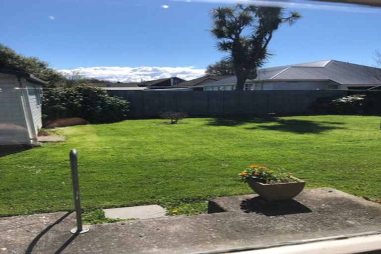 Photo of property in 17 Newall Avenue, Bryndwr, Christchurch, 8052