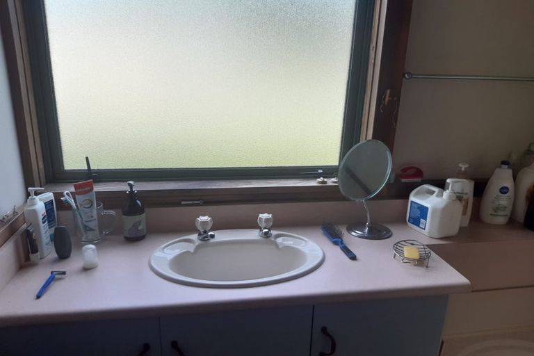 Photo of property in 54 York Street, Picton, 7220