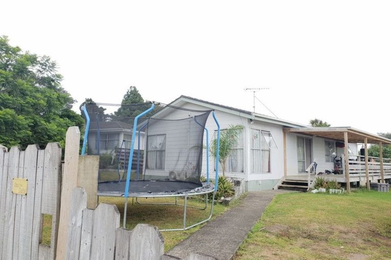 Photo of property in 5 Leatham Crescent, Opaheke, Papakura, 2113