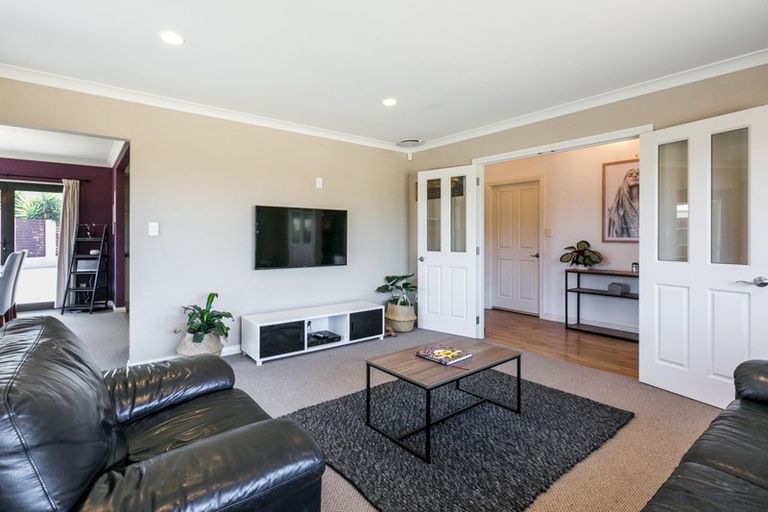 Photo of property in 91 Ferry Road, Clive, 4102