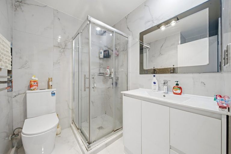 Photo of property in 8c Kent Road, Manurewa, Auckland, 2102