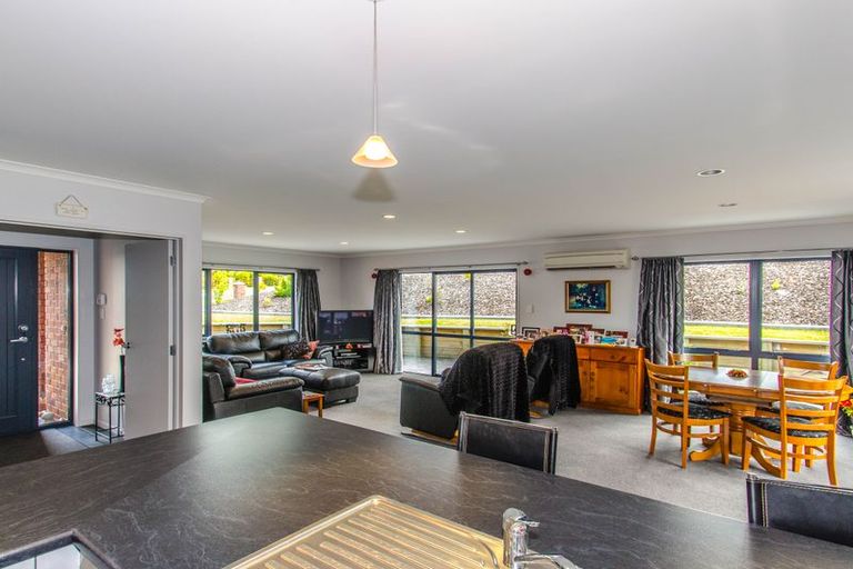 Photo of property in 1 Holyport Close, Fairfield, Dunedin, 9018